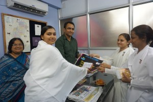 Patrika News Unit Head Ko Iswariya Saugat Dete Huye  Bk Samiksha behn, Bk sarita Behn. Bk Gauri Behn, Bk Usha Behn 